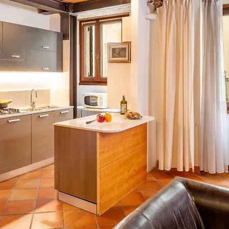 Ca'dinora - Caesar Apartmán *